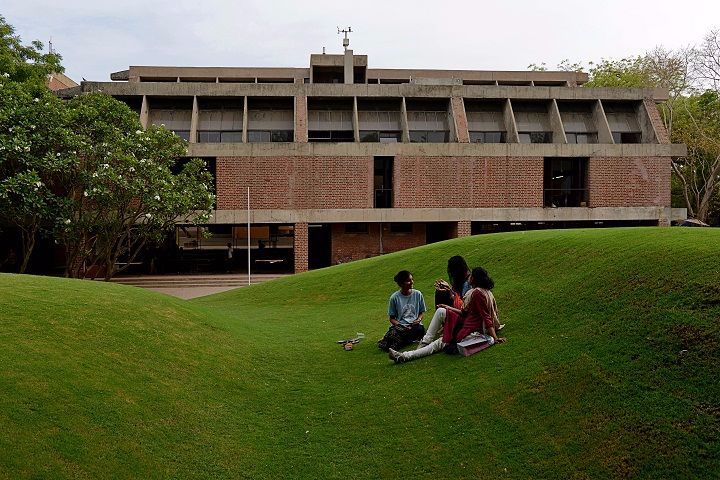 https://cache.careers360.mobi/media/colleges/social-media/media-gallery/249/2018/9/26/Campus View of CEPT UniversityAhmedabad_Campus-View.jpg